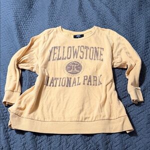 Torrid size 4 Yellow Yellowstone National Park Sweatshirt